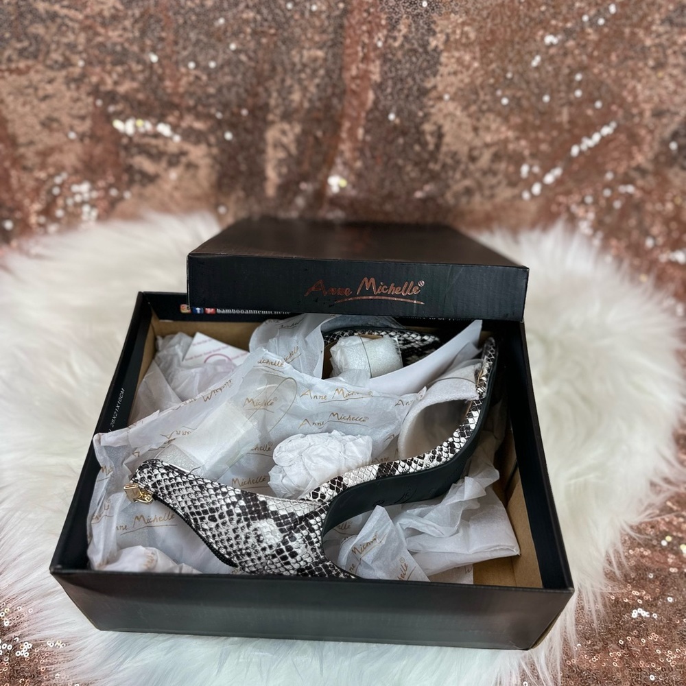Size 8, Black and White Snake Print Heels with Clear Straps - Picture 4 of 4
